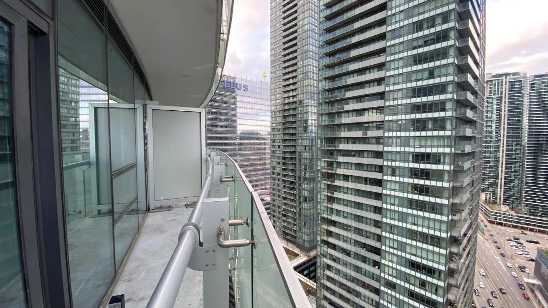 Downtown Deluxe Suite Toronto Apartment