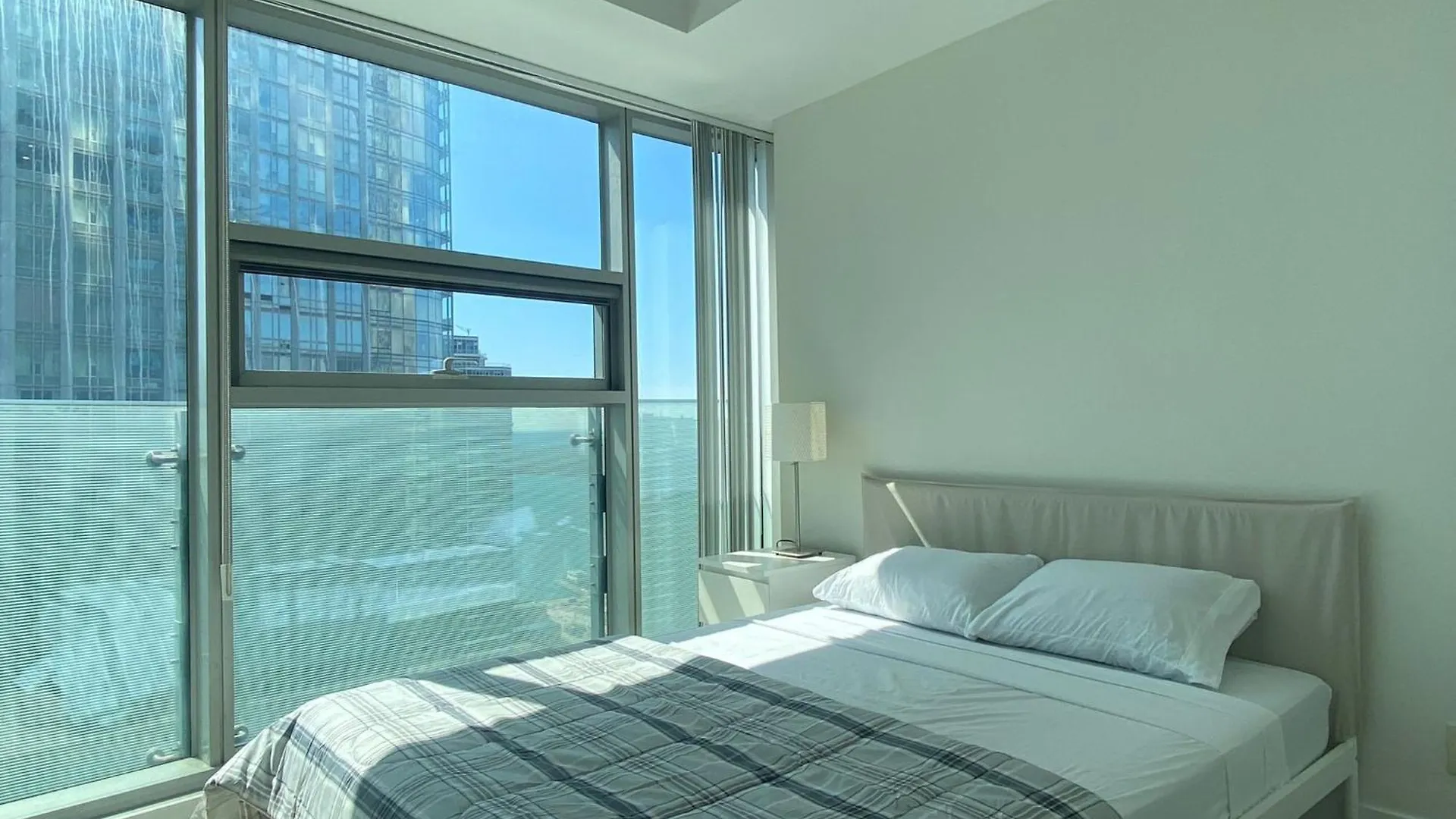 Apartment Downtown Deluxe Suite Toronto Canada