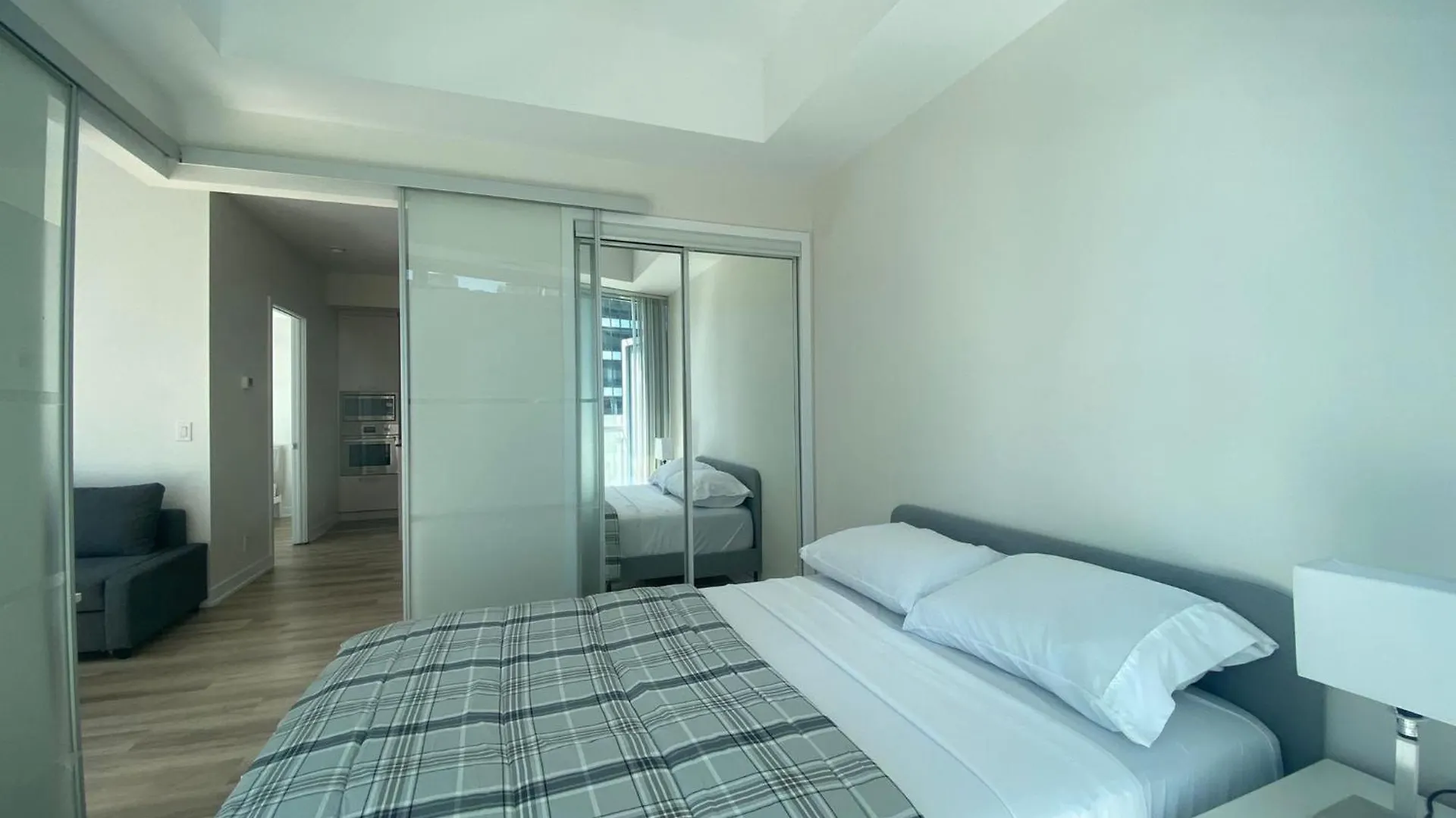 Downtown Deluxe Suite Toronto