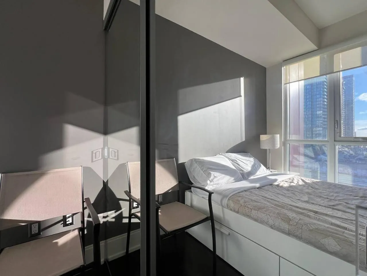 Downtown Deluxe Suite Toronto Canada