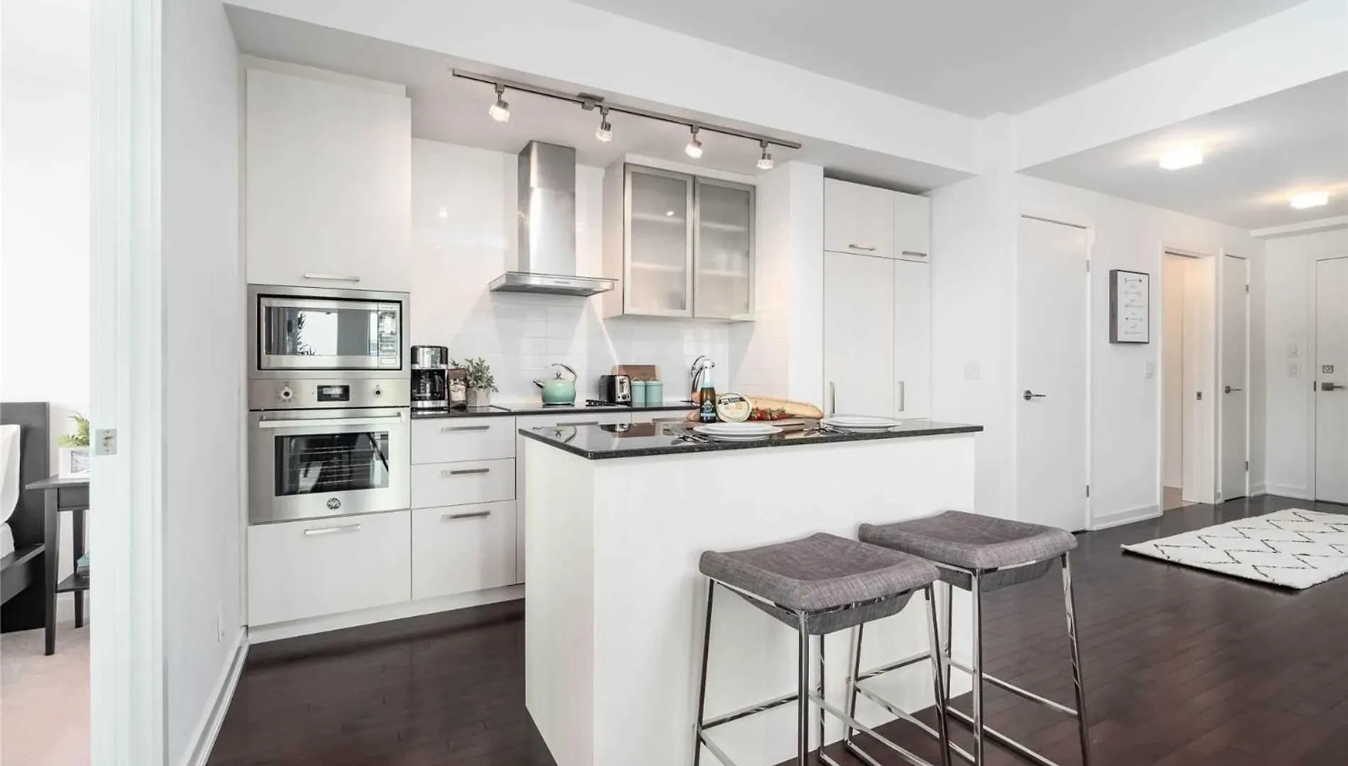Downtown Deluxe Suite Toronto