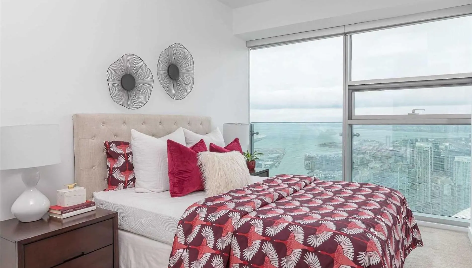 Downtown Deluxe Suite Toronto Apartment