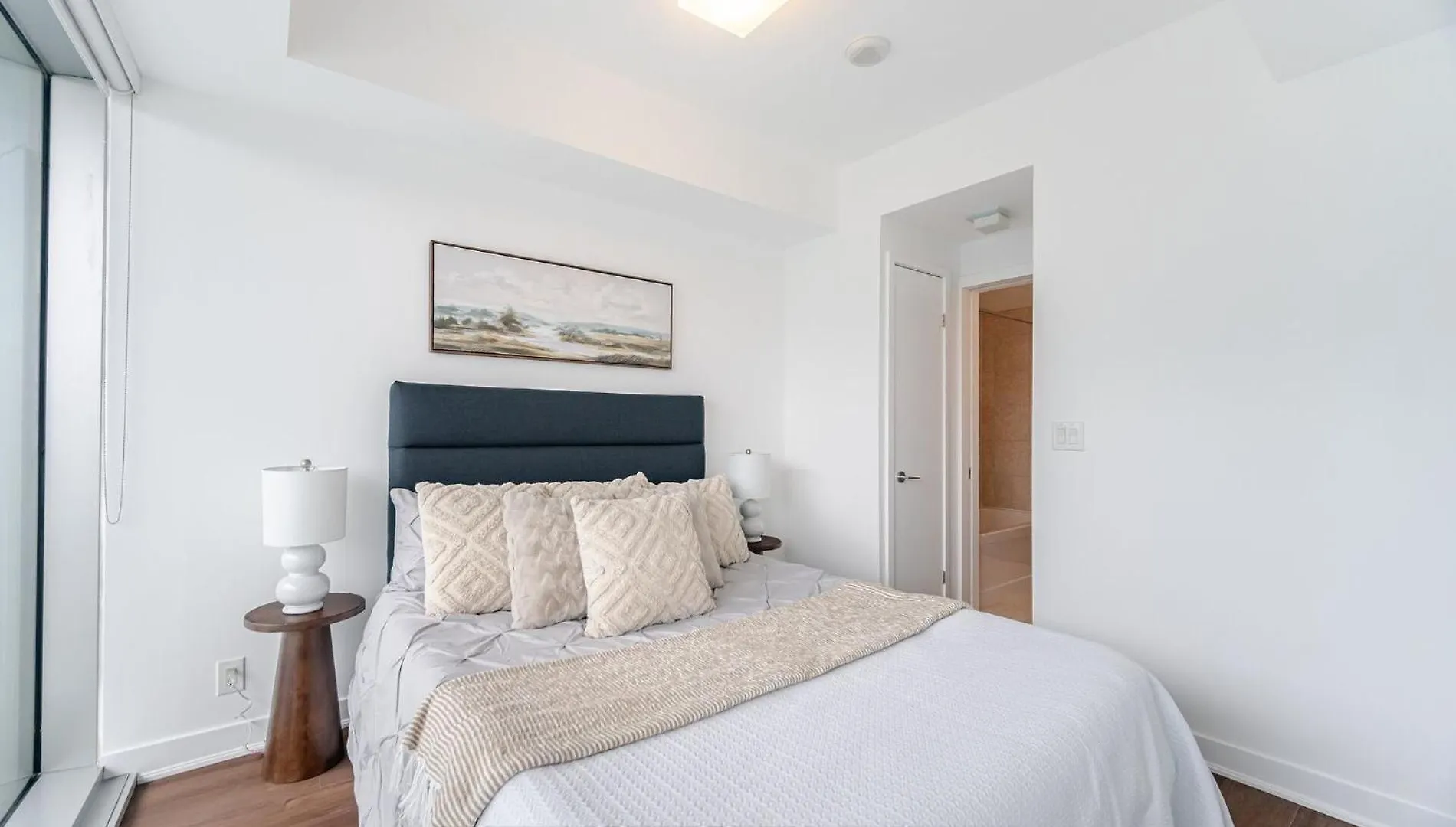 Downtown Deluxe Suite Toronto Apartment