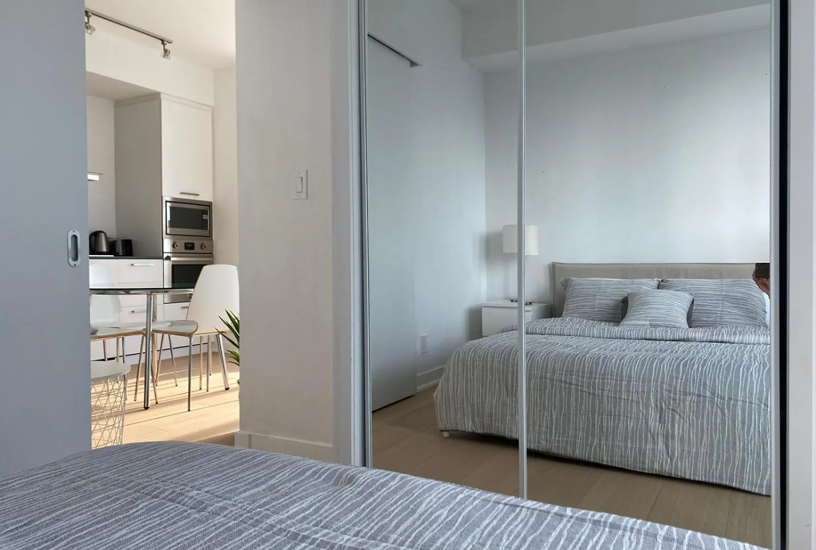 Downtown Deluxe Suite Toronto Lägenhet