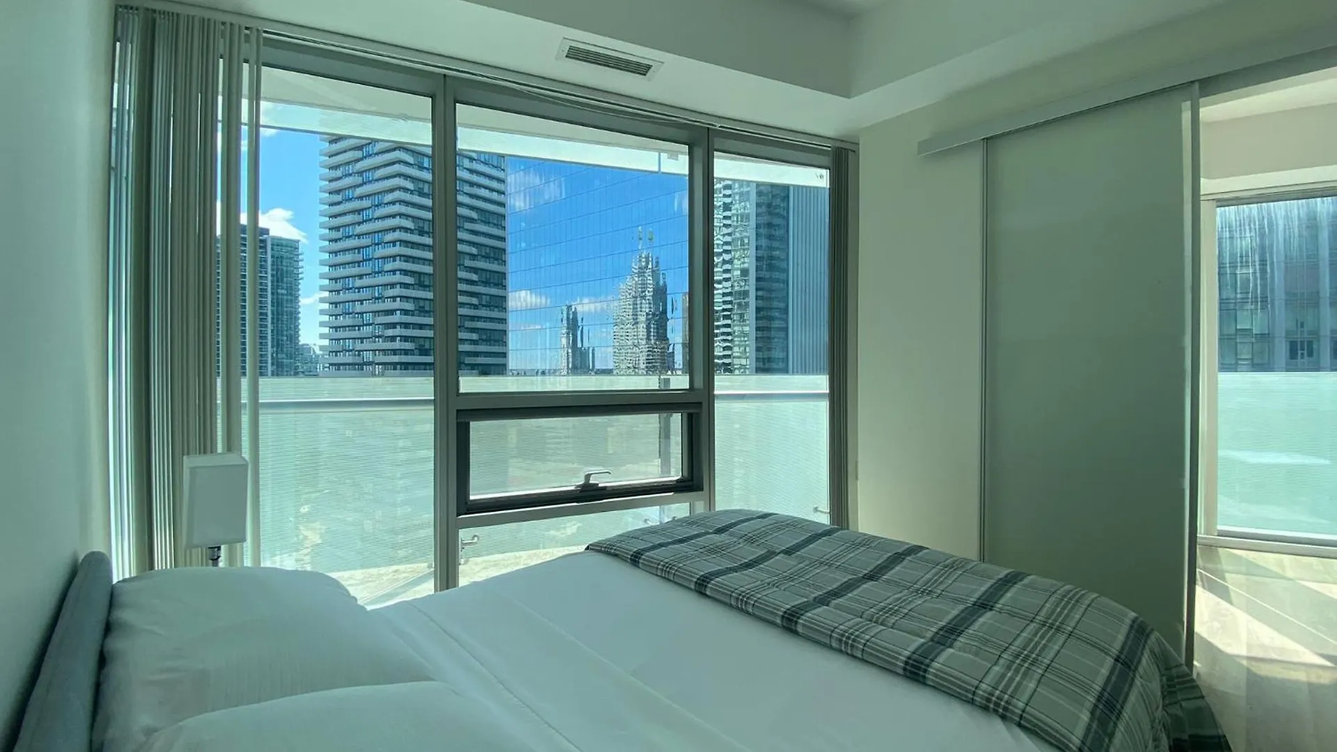 Lägenhet Downtown Deluxe Suite Toronto